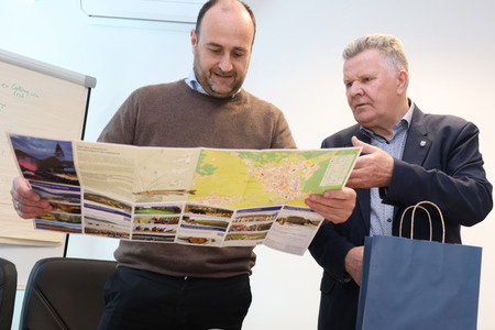 PODPIS POGODBE PGD CAJNARJE 14 FOTO LJUBO VUKELIČ